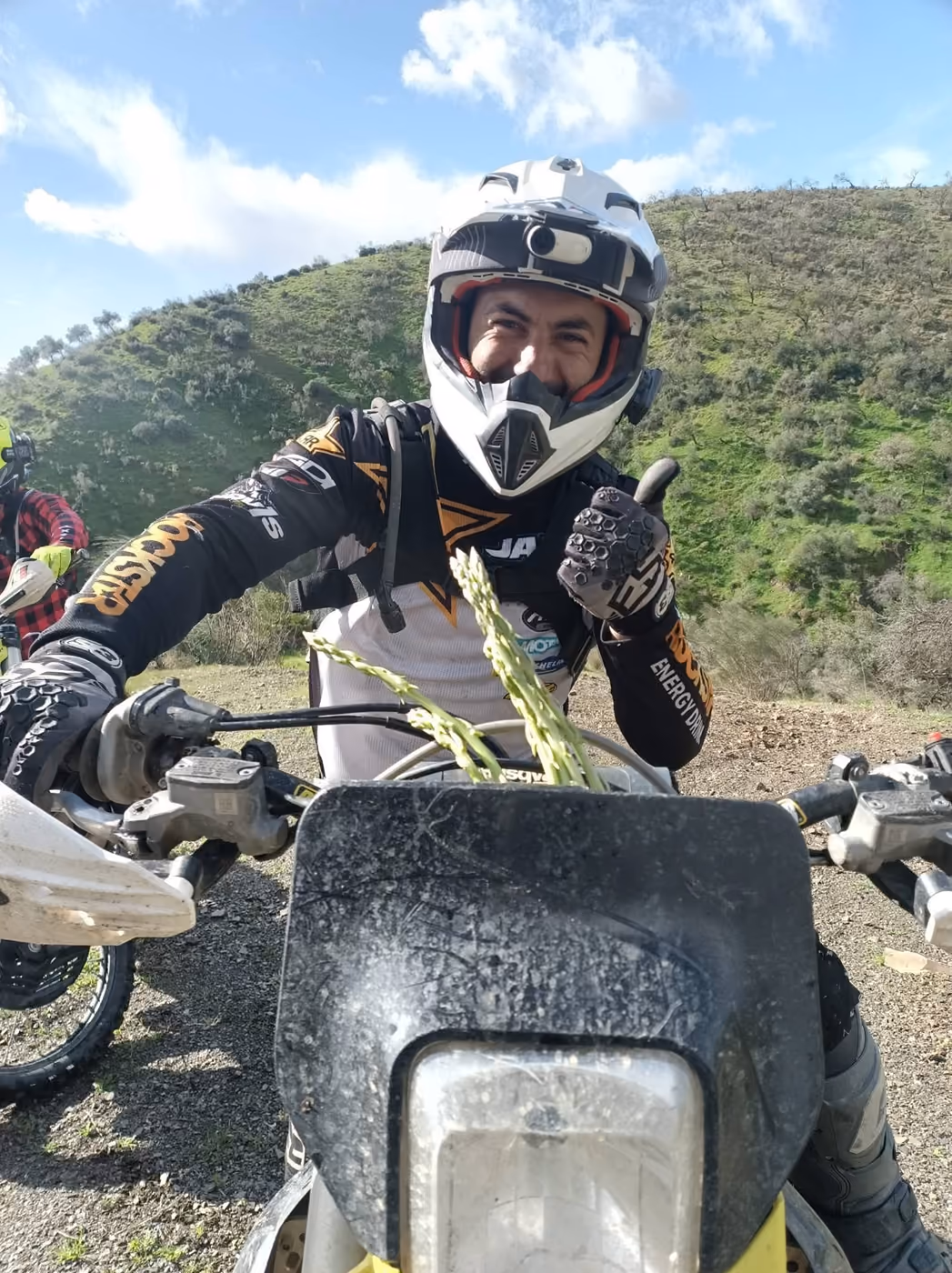 One of our guides giving a thumbs up on the trail near Álora